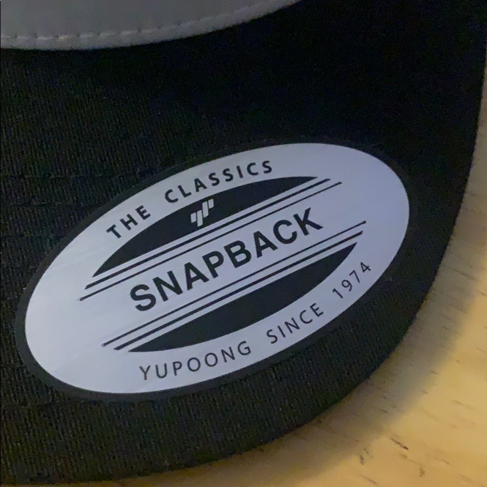 Adidas hat - Picture 2 of 7